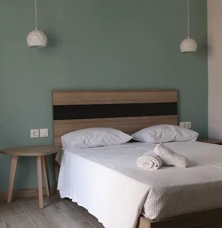 Chriselia 1 * נאה רודה